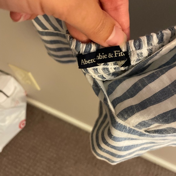 Abercrombie crop top - Picture 2 of 3